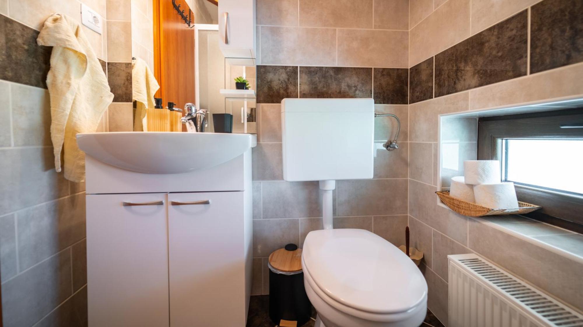 Specious Apartment Manitu In Forest Countryside Fužine Extérieur photo